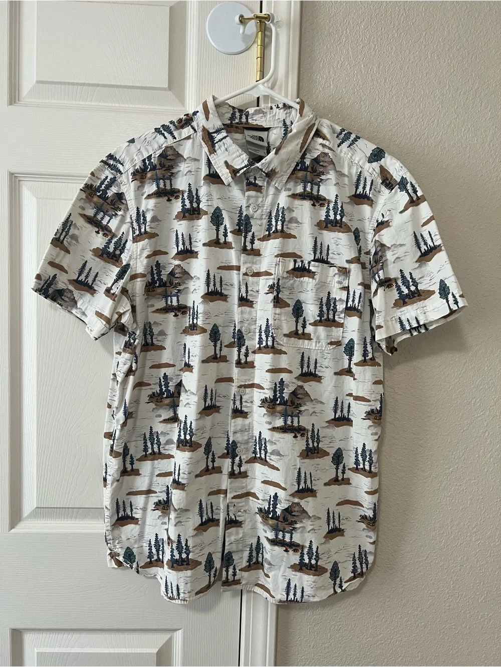 The North Face Baytrail All Over Camping Print Button Up Shirt Men’s XL